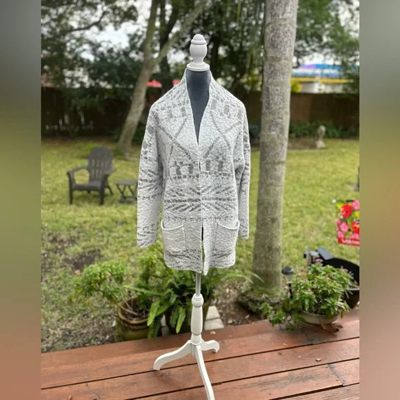 Gray/white open front cardigan with pockets - Picture 3 of 7